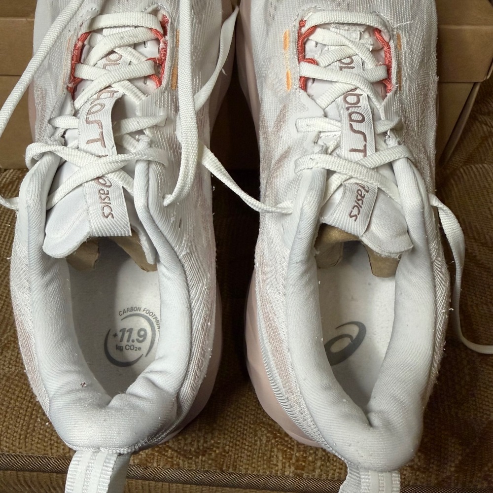 ASICS Novablast 5 Women's Running Shoes White Coral Reef Size 11 1012B765-101 - Picture 8 of 9